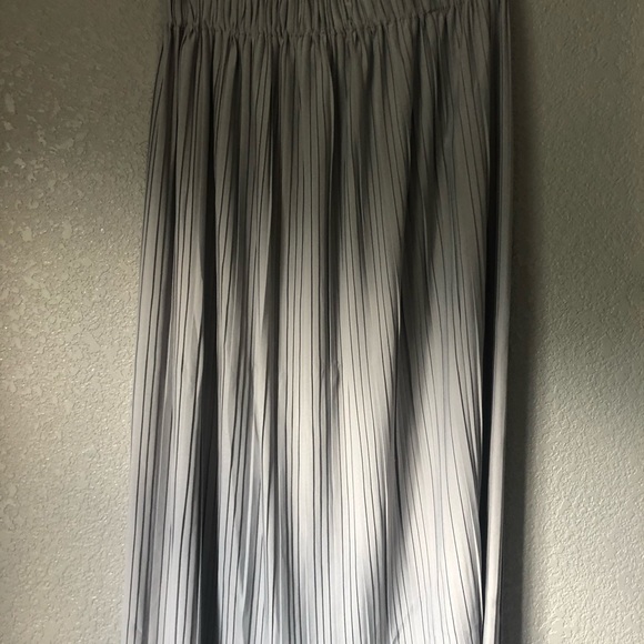 Skirt - Picture 2 of 2